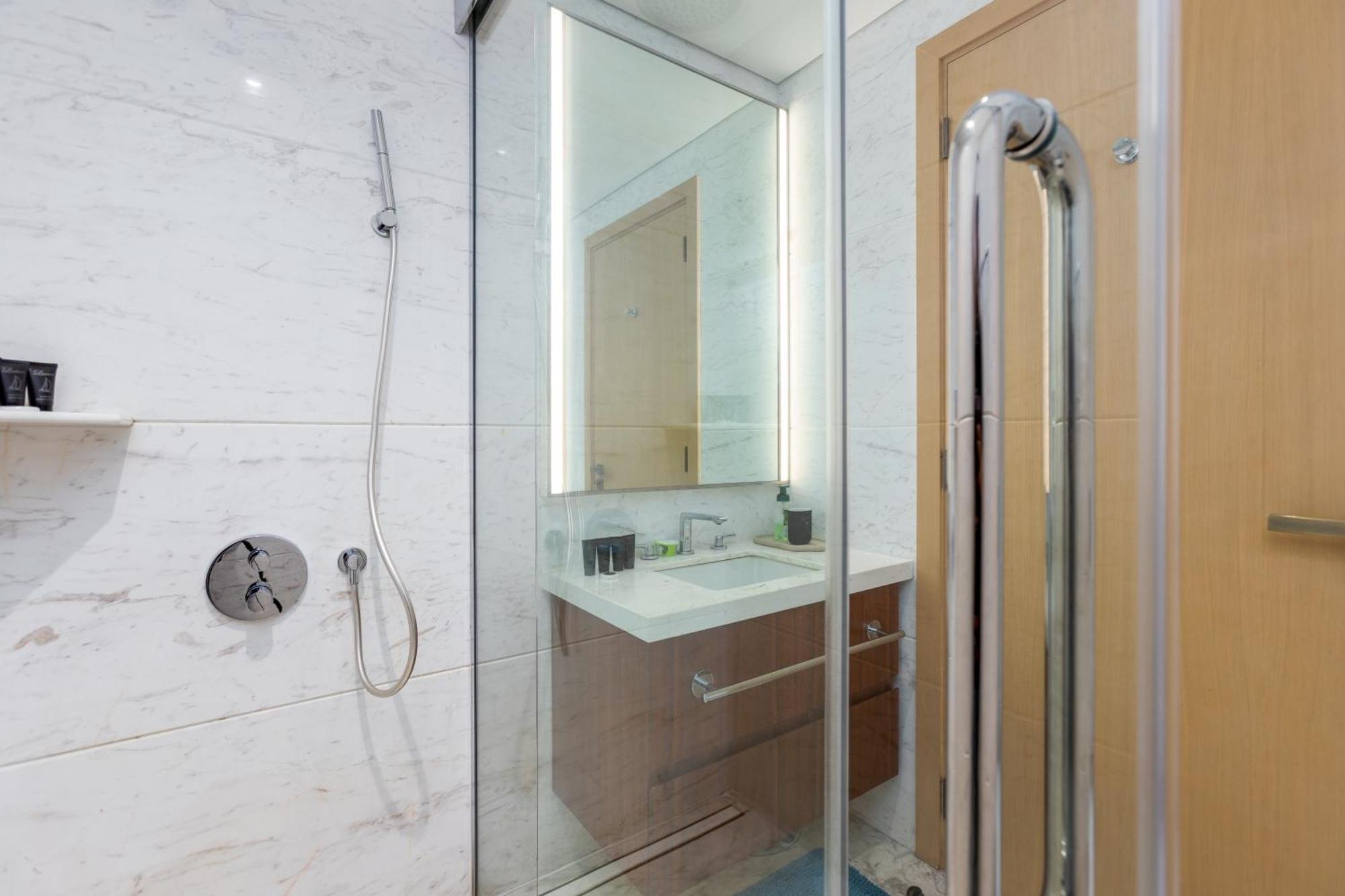 Modern 1Br Apartment, High Floor, Near Dubai Mall Exterior photo